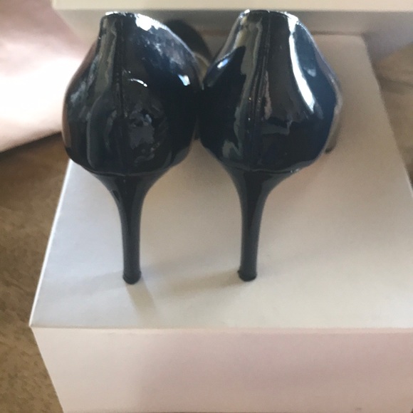 Butter Patent Navy Shoes - Picture 3 of 7